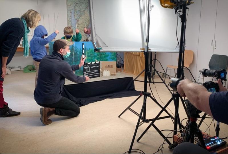 Das zur 6. Gilchinger Kunst- und Kulturwoche im Oktober 2020 initiierte Bastelfilmprojekt der Schule der Fantasie in Kooperation mit dem Fotografen Andreas Wening und der Gemeinde Gilching ist vollendet. 
