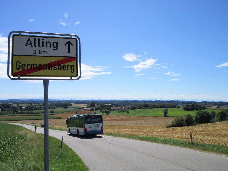 Das Landratsamt Fürstenfeldbruck informiert, dass aufgrund einer Baustelle in der Gemeinde Alling die Straße „Am Weinberg“, Richtung Germannsberg von Montag, 19. April 2021, bis vsl. Ende  Oktober 2021 vollständig gesperrt wird.