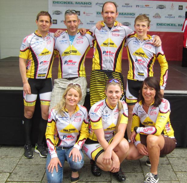 Die erfolgreichen Sportler: links oben: Philipp Rampp, Andreas Hoffmann, Michael Böck, Nico Bortscheller; links unten: Katja Walz, Daniela Bichler und Sandra Sumerauer.