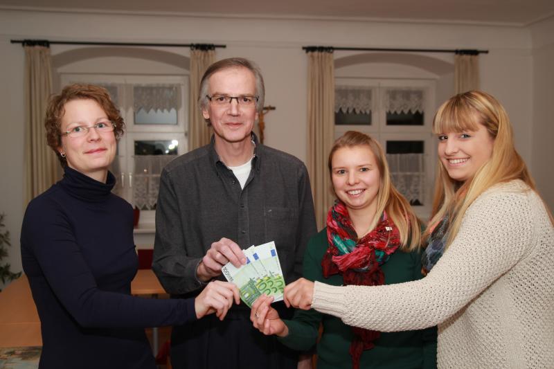 Die zwei Kinderchöre und die Music Friends aus Mammendorf spendeten 300 Euro zugunsten der neuen Orgel in Mammendorf. 