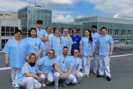 Azubis auf der Helikopterfeld