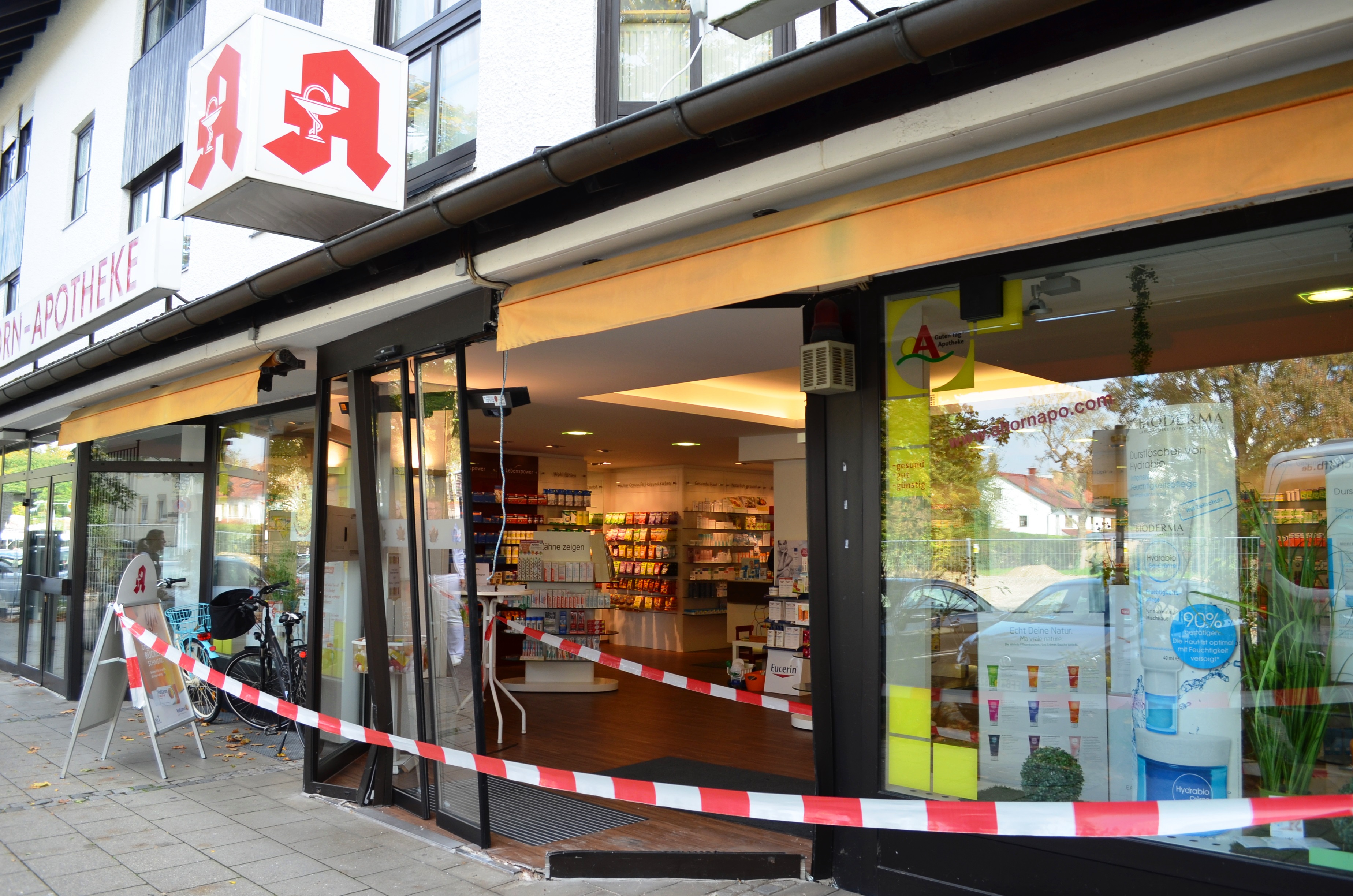 Rentner fhrt in Apotheke | Amper-Kurier