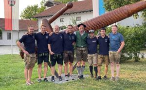 Im Juli besuchte eine Delegation der Freiwilligen Feuerwehr Emmering unter der Organisationsleitung von Korbinian Würstle die Freiwillige Feuerwehr Rott am Inn zu ihrem 150-jährigen Jubiläum. 