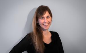 Luisa Zylka (33), Mutter von zwei kleinen Kindern aus Puchheim ist momentan in Elternzeit und hat vor kurzem ihr zweites Kind bekommen. Doch als Mitgründerin eines Startups, welches Mitte November die BeAlice App für das Handy rausgebracht hat fällt es ihr noch schwer sich komplett zurück zu nehmen. Jedes Baby braucht Zuwendung. So auch eine frisch gelaunchte App. 