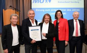 Manfred Herz, Vorsitzender der Mittelstandsunion, ehrte Leslie Mandoki, weltbekannter Musikproduzent, Musiker und Bandleader zum Unternehmer des Jahres im Landkreis Starnberg. Zur den Laudatoren vor mehr als 200 geladenen Gästen im Klostergasthof Andechs gehörten neben Manfred Herz, Landtagspräsidentin Ilse Aigner, Rocklegende Peter Maffay, CSU Landrat Stefan Frey und Mietwagenkönig Erich Sixt.
