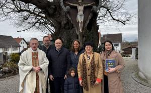 Am Festgottesdienst anlässlich des Gedenktages der seligen Edigna, den Pfarrer Otto Gäng zelebrierte, nahm der neue Generalkonsul der Ukraine Yurii Nykytiuk teil. Im Gottesdienst wurde besonders für die Menschen in der Ukraine und für die Ukraine gebetet.