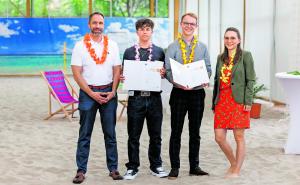 Von links: Florian Kaiser (IHK), Manuel Monni, Laurin Buchwald und Marie Kostner (IHK).