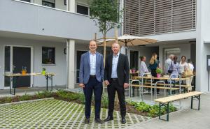 Oberbürgermeister Christian Götz mit OH-Geschäftsführer Jan Termin. 