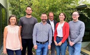 Von links: Ursula Beyer, Henning Krohn (Stellvertreter Leiter ambulante Pflege), Almir Durakovic (Leiter ambulante Pflege), Thomas Müller, Irmila Berwanger (Leitung Tagespflege) sowie Christian Stahl als deren Stellvertreter.
