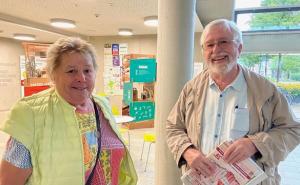 Xenia Strawitzki (AWO) und Bernhard Feilzer vom Seniorenbeirat werden in Kooperation versuchen, engagierte Mitarbeiter für das Projekt „Vorbei schauen!“ zu finden.