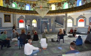 Das Deutsch-Türkische Kulturzentrum lädt am 3. Oktober zum Tag der offenen Moschee ein, der deutschlandweit 2025 stattfindet. 