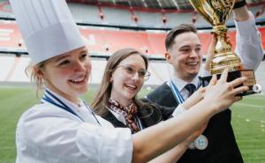 Auszeichnung Köchin im Fußballstadion Allianzarena