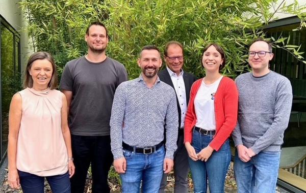Von links: Ursula Beyer, Henning Krohn (Stellvertreter Leiter ambulante Pflege), Almir Durakovic (Leiter ambulante Pflege), Thomas Müller, Irmila Berwanger (Leitung Tagespflege) sowie Christian Stahl als deren Stellvertreter.