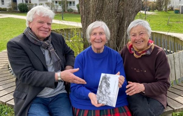 Gabriele Taubenhuber fing vor drei Jahren an, Bücher zu schreiben. Ihr neuestes und vierte Werk in Folge trägt den Titel „Gegenwind“ und wird am 18. April im „Cafè Andechs“ im Betreuten Wohnen vorgestellt.