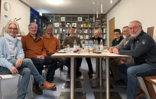 Von links: Daniela Schulte, Fritz Eckard, Daniel Mehren, Patrick Tilemann, Peter Kastenmeier, Susanne Laumer, Gerhard Santner und Michael Stöckemann.