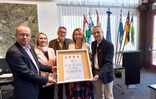 Von links: Jácint Horváth (Erster Bürgermeister Nagykanizsa), Terhikki Lehtonen (Stadt Salo), Altbürgermeister Dr. Herbert Kränzlein, Judit Pakulár (Erste Bürgermeisterin Zalakaros) sowie Erster Bürgermeister Norbert Seidl.