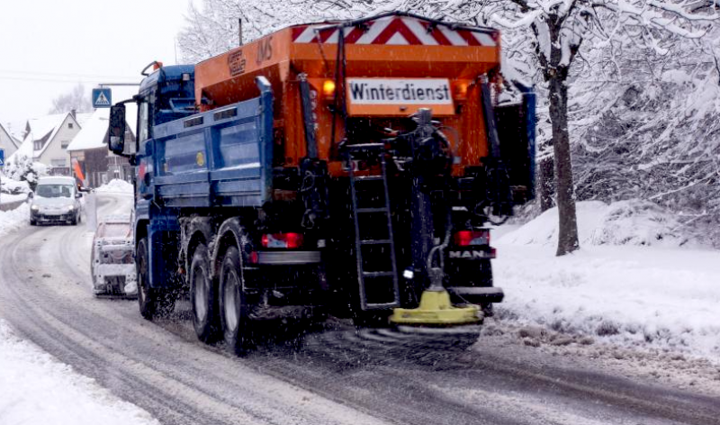 Streusalzbehälter und Winterdienst