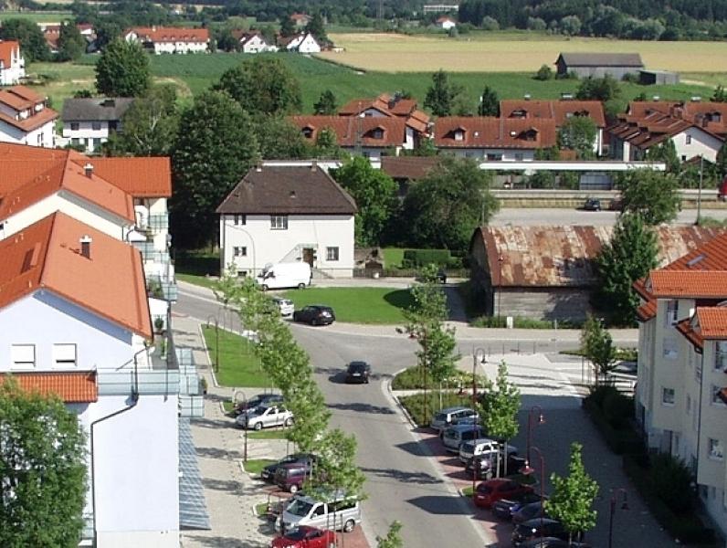 Der Abriss der historischen Keck-Villa in Gilching ist zwar nicht beschlossen. Dennoch votierte ein Teil des Gemeinderats in der jüngsten Ratssitzung dafür, das Gebäude zugunsten bezahlbaren Wohnraums zu opfern. Das will der Verein Zeitreise verhindern und startete am Wochenende eine Unterschriftenaktion. 