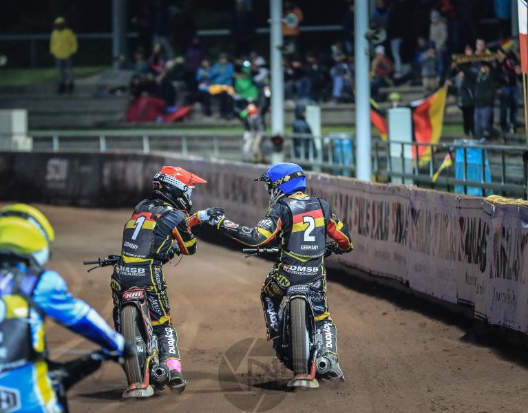 Das Finales des Speedway of Nations, der Paar-Weltmeisterschaft, findet erneut mit deutscher Beteiligung statt. Martin Smolinski, Kai Huckenbeck und Michael Härtel haben in der One-Solar-Arena in Landshut den Sprung ins Finale geschafft und werden Deutschland beim zweitägigen Finale in Russland vertreten.