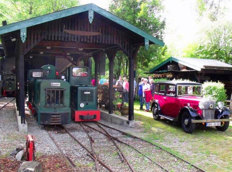 Das lang erwartete Sommerfest im Feldbahnmuseum Fürstenfeldbruck wird am 30. Juni 2019 von 10 bis 17 Uhr mit einem Fahrtag gefeiert. Das am Bahnhof Fürstenfeldbruck liegende Feldbahnmuseum zeigt unter dem Motto "Feldbahnen Allgemein" seine Schätze. Alle 16 bis zu 6,8 Tonnen schweren Feldbahnlokomotiven, 4 Draisinen und 87 Wagen werden auf der 600 mm Spur Bahn zu sehen sein.