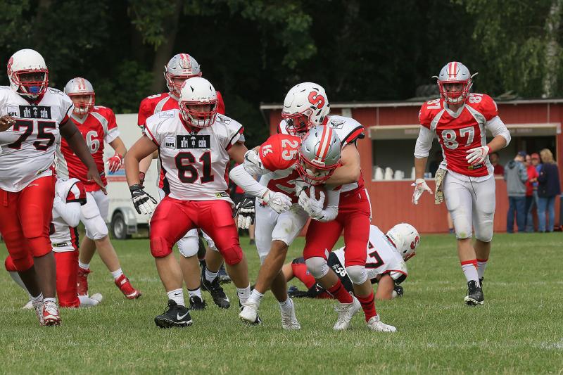 Kommendes Wochenende beginnt für den U19 Bundesligisten der American Football Abteilung des TuS Fürstenfeldbruck die zweite Saisonhälfte. Für die Amperstädter um Headcoach Michel „Butch“ Dohrmann geht es um nichts Geringeres als um den Einzug in die Playoffs. 