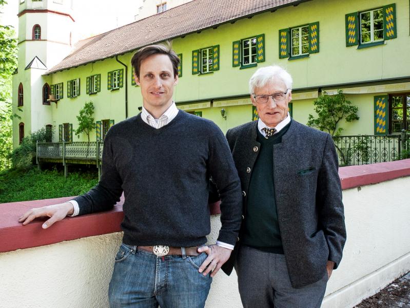 Vor 40 Jahren veranstaltete Prinz Luitpold von Bayern zum ersten Mal auf Schloss Kaltenberg ein Ritterturnier, das erste nachdem diese vor 400 Jahren   nach dem Turniertod eines Königs verboten wurden. 2014 übernahm sein Sohn Prinz Heinrich von Bayern die Leitung des heute größten Mittelalterfestes der Welt. 