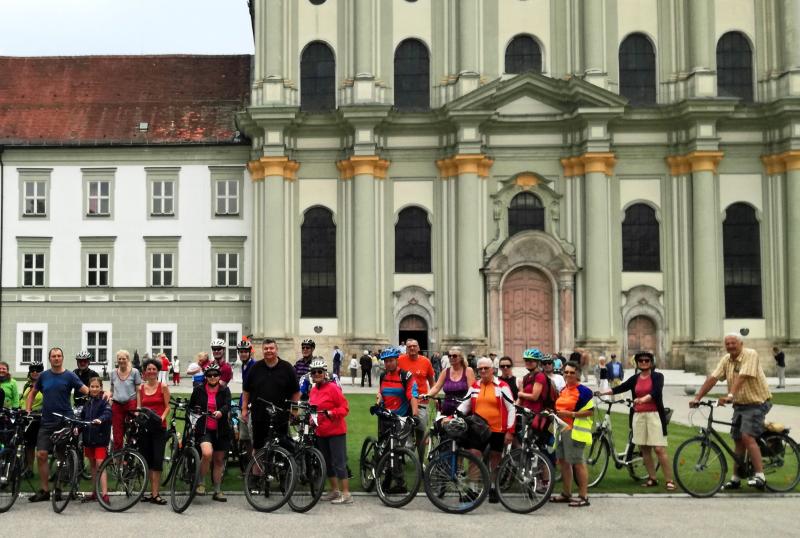 Ab Sonntag, 23. Juni bis Samstag, 13. Juli sind wieder alle Radelfans, die in Fürstenfeldbruck wohnen, arbeiten oder eine Schule oder einen Verein besuchen, aufgerufen, ihre Radelkilometer zu erfassen und bei der Klima-Bündnis-Aktion STADTRADELN für unser  Stadt einzubringen.