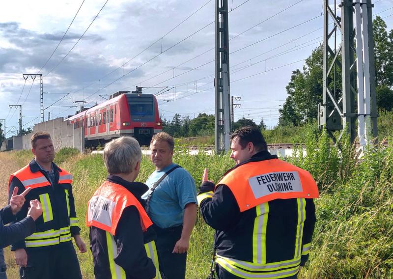 Der Bahnhof Olching liegt an einer Deutschlands meistfrequentiertesten Bahnstrecken: Der Strecke München-Augsburg. Neben dem S-Bahn-Verkehr im 10 bzw. 20 Minuten-Takt befahren täglich auch zahlreiche Fern- und Güterzüge über die Gleise im Stadtgebiet. Unfälle im Bahnbereich sind glücklicherweise selten, können aber im Falle des Falles gravierende Ausmaße haben.