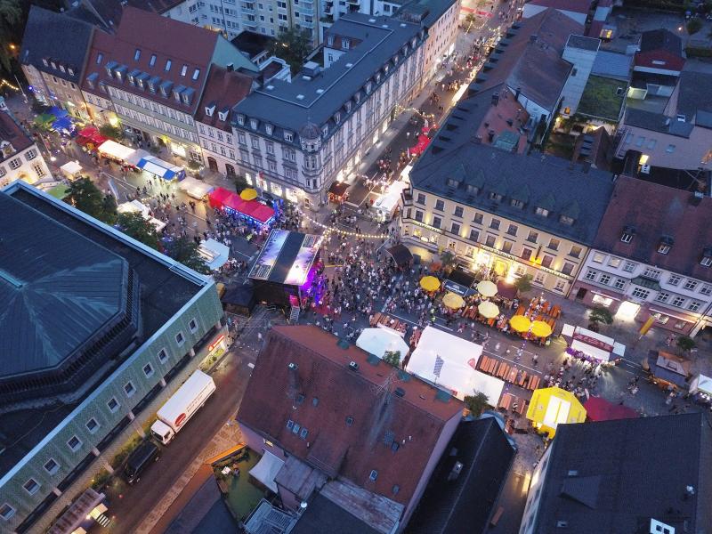 Zum 23. Mal heißt es heuer: Drei Tage Party in Brucks „guter Stube“. Vom 19. bis 21. Juli erwartet die Besucher ein abwechslungsreiches Programm mit Top-Live-Bands unterschiedlichster Musikrichtungen, spektakulären Showgruppen sowie tollen Vorführungen von Vereinen und Organisationen. 