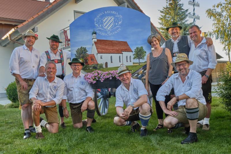 Die Allerscheenan mit Künstlerin Claudia Meßner und Joseph Vilsmaier.