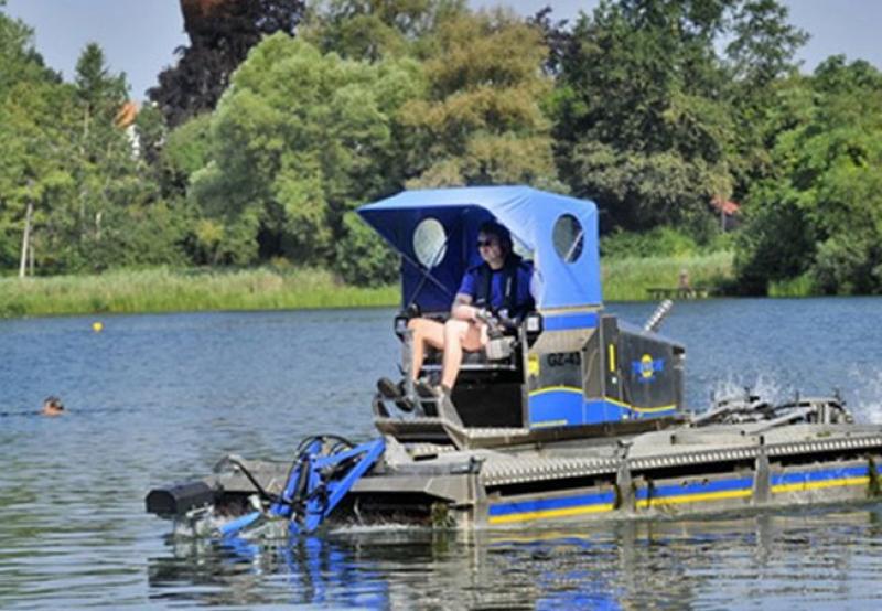 Um das übermäßige Wachstum der Wasser- und Schlingpflanzen im Weßlinger See in Griff zu bekommen, wird ein Mähboot vom 10. – 12.07.2019 ab 8:00 Uhr eingesetzt.