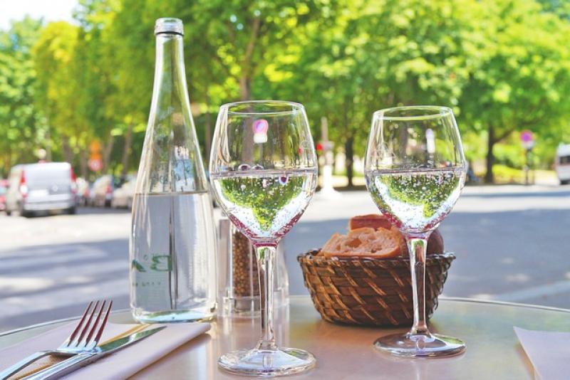 Die Stadt Germering lädt auch dieses Jahr zur Weißen Nacht ein. Am 03. August startet um 17 Uhr das gemeinsame Picknick der Germeringer*innen rund um den Kleinen Stachus.