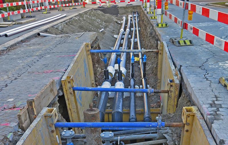 Die Fernwärme-Bauarbeiten der Stadtwerke Olching in der Olchinger Hauptstraße sind seit letzter Woche abgeschlossen. Die große Umleitung über die Jahnstraße sowie die Einbahnregelung in der Hauptstraße wurden aufgehoben.