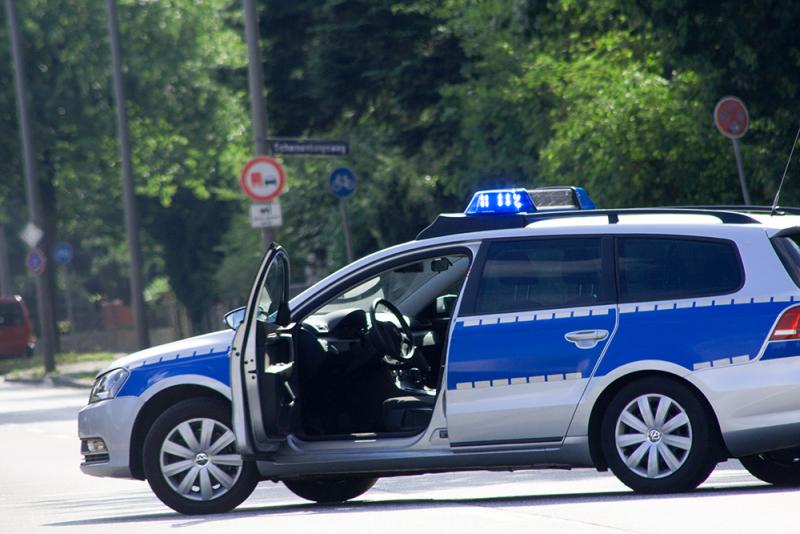 „Erschießt mich doch !“ brüllte ein 42jähriger Fürstenfeldbrucker die Polizeibeamten an, die ihn in der Maisacher Straße umzingelt hatten.
