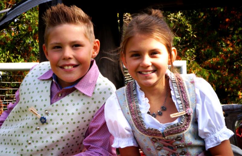 Auf der Internen Faschingseröffnung der Olchinger Tanzfreunde wurde das Kinderprinzenpaar der Saison 2019/2020 vorgestellt. Prinzessin Dina I. und Prinz Andi I. werden die Olchinger Tanzfreunde in der kommenden Saison vertreten und ihre Garde, die OTF-Kids, durch den Fasching führen.