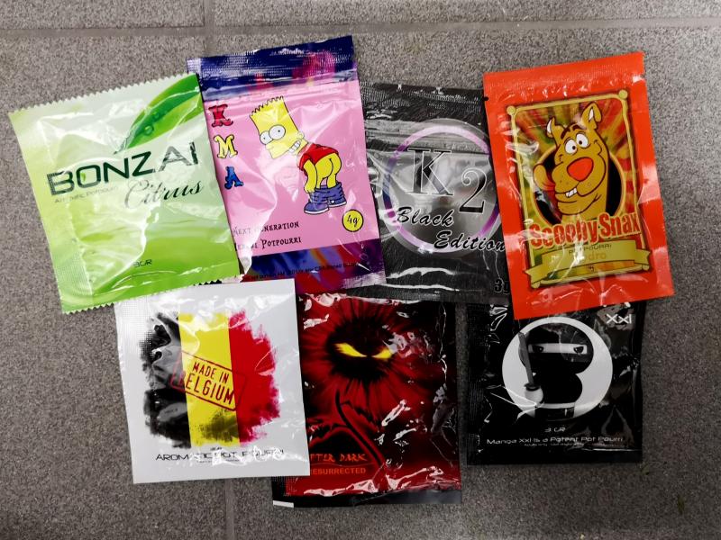 Bei einem Dursuchungseinsatz in Eschweiler größere Mengen an Betäubungsmittel durch die Polizei sichergestellt, darunter auch sog. "Legal Highs". Anschließend wurden die Substanzen zur chemischen Untersuchung an das LKA übergeben.