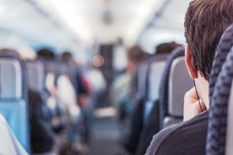 Mit zunehmend überfüllten Straßen weichen in München und der Region immer mehr Menschen auf den öffentlichen Nahverkehr aus. Die wichtigsten Strecken im Großraum werden dabei von der S-Bahn befahren, die zuletzt wieder zusätzliche Taktverstärkerzüge im Berufsverkehr einsetzte. Zufrieden ist mit dem Produkt dennoch kaum jemand, was neben der Pünktlichkeit vor allem an der nicht mehr zeitgemäßen Ausstattung der Züge. Wie sieht sie also aus, die S-Bahn der Zukunft?