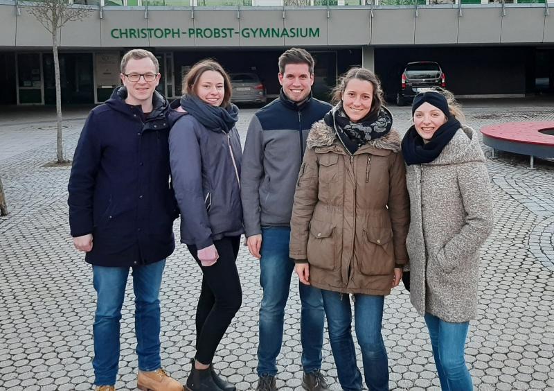 – Eine Gruppe junger Gilchinger hat sich zum Ziel gesetzt, eine Realschule in ihrem Heimatort zu verwirklichen. Konkret sollen dabei vor allem die frei werdenden Räumlichkeiten des Christoph-Probst-Gymnasiums ins Auge gefasst werden.