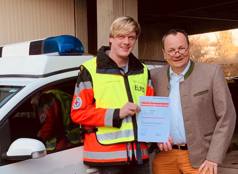 Der stellvertretende Leiter Rettungsdienst des Kreisverbandes Fürstenfeldbruck, Max Bolsinger, wurde durch den Kreisgeschäftsführer Rainer Bertram zum Einsatzleiter Rettungsdienst (ELRD) bestellt.