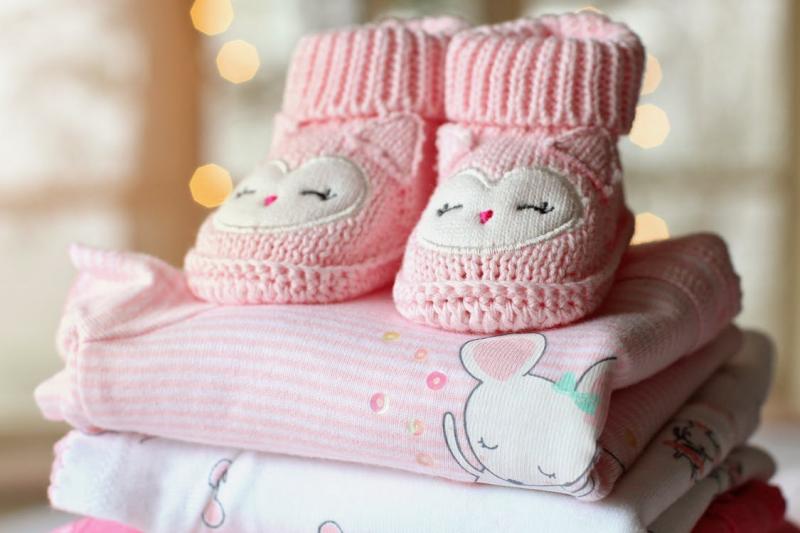  Kinderbekleidung sollte nicht nur funktional sein, sondern auch in optischer Hinsicht den Ansprüchen des Kindes genügen. Hochwertige Kinderbekleidung mit durchdachten Extras muss jedoch keinesfalls teuer sein. 