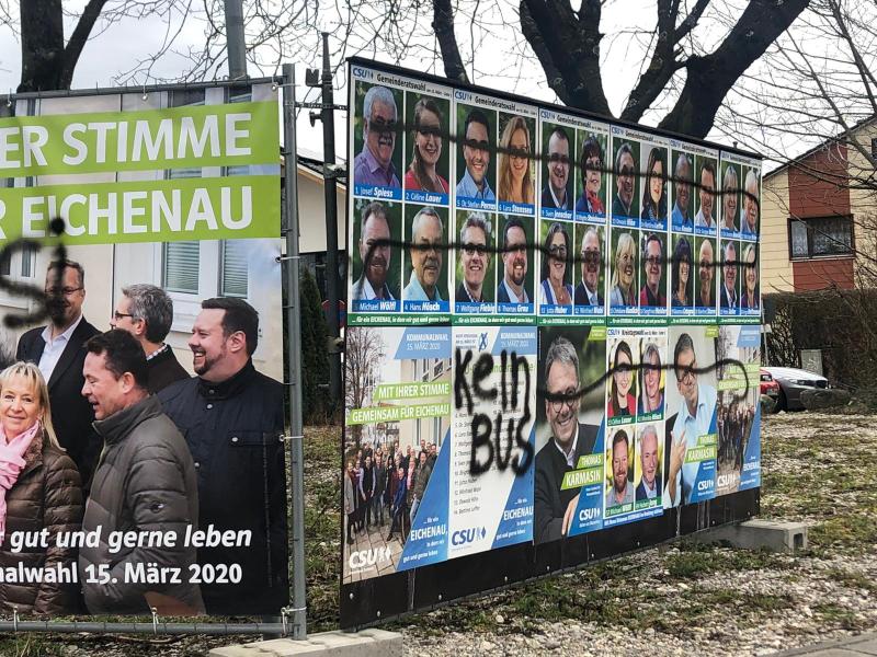 Am 15. März 2020 stellen sich die Ortsverbände der CSU, SPD, Freie Wähler, Bündnis 90/Die Grünen und FDP in Eichenau zur Wahl. Bayernweit stehen Kommunalwahlen an und auch in Eichenau bewerben sich zahlreiche Kandidatinnen und Kandidaten auf den Listen der fünf Parteien um die Sitze im Gemeinderat. Den Wahlkampf nehmen die Gegner der geplanten Buslinie 862, die ab Dezember 2021 Eichenau mit Puchheim verbinden soll, zum Anlass, um ihren Unmut gegen die Planungen zu äußern.