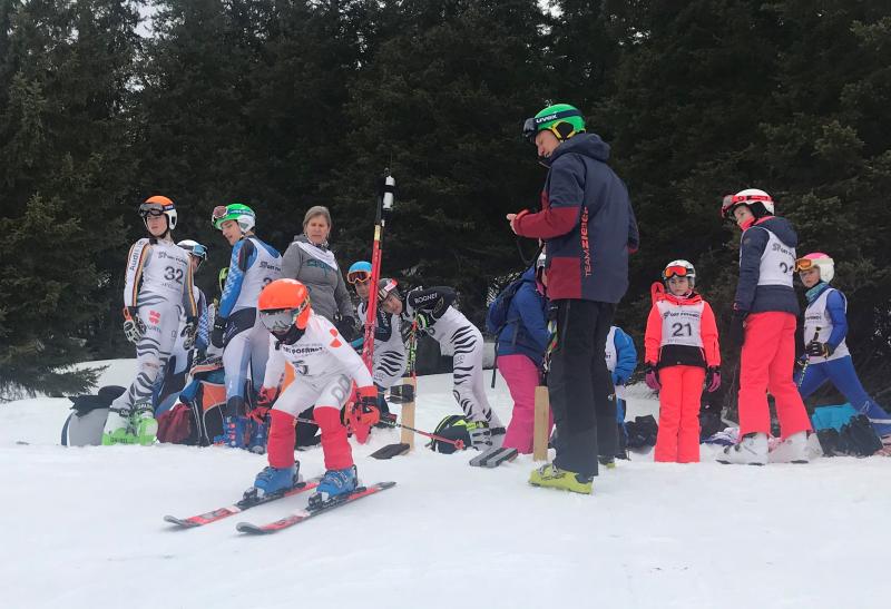 Der SV Germering Ski hat am vergangenen Dienstag zum ersten Mal seit 1999 wieder die Germeringer Stadtmeisterschaft Ski alpin in Westendorf /Tirol ausgetragen. Anlass war das 50-jährige Bestehen der Skiabteilung. Knapp 60 Teilnehmer haben sich am Gampenkogel beim Riesenslalom gemessen.
