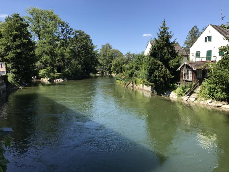 Die untere Naturschutzbehörde des Landratsamtes Fürstenfeldbruck weist darauf hin, dass das Fahren mit Kajak, Schlauchboot, Floß u.ä. in den beiden Naturschutzgebieten „Ampermoos“ und „Amperaue“ vom 1. März 2020 bis einschließlich 15. Juli 2020 verboten ist. 