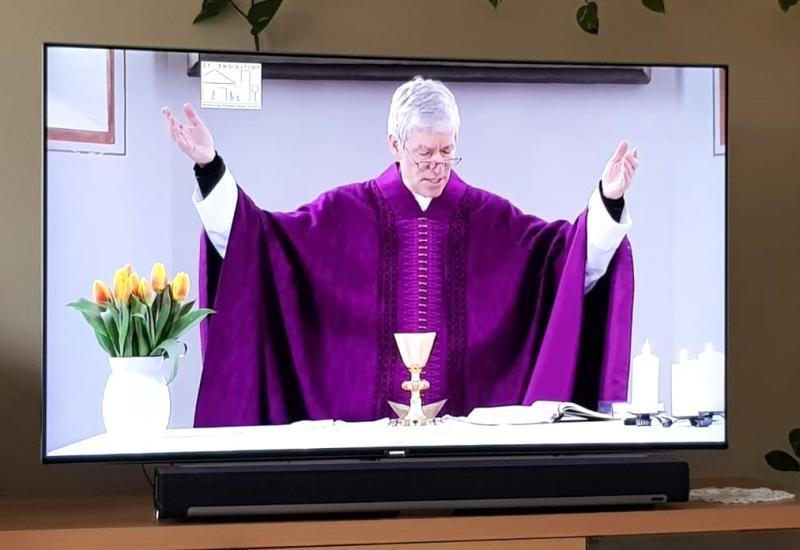 Gilchinger Pfarrer von Lünnick kommt an Ostern über das Internet nach Hause.