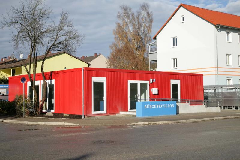 Der Bürgerpavillon der Stadt war in der Hochphase der Corona-Pandemie geschlossen. Nun kehrt laut Pressemitteilung der Stadt langsam wieder Normalität ein, so dass in einem ersten Schritt zumindest die soziale Beratung wieder vor Ort stattfinden kann.