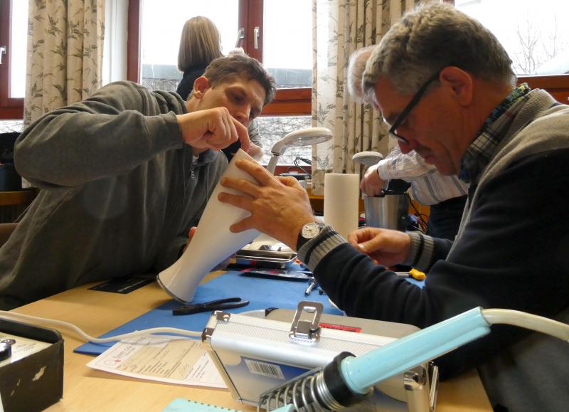 Das Repair Café Olching macht nach den Lockerungen der Kontaktbeschränkungen wegen der Coronavirus-Pandemie erneut auf. Am kommenden Samstag, 20. Juni, ist es wieder soweit: von 13 bis 16 Uhr stehen helfende Hände für alle Olchinger zur Verfügung. 