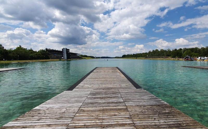 Beim Langstreckenschwimmen an der Regattastrecke Oberschleißheim nahmen 15 Wasserratten teil. Zunächst bemerkenswert war die Tatsache, dass man quasi als Newcomer das größte Team stellte, nur knapp geschlagen Zweiter in der Teamwertung wurde und mit der 14-jährigen Alicia Nozinsky und dem gleich altrigen Tobias Grosch auch mit die jüngsten Teilnehmer auf der 4 km langen Strecke dabeihatte.