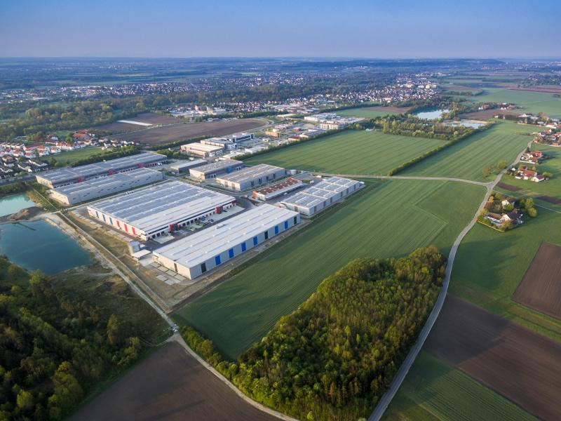 Anfang 2019 hatte die Theune Spa Management GmbH mit Sitz in Köln Interesse am dritten Bauabschnitt des Gewerbeparks an der B471 bekundet, um dort eine ihrer einmaligen Wellnessoasen zu errichten. 
