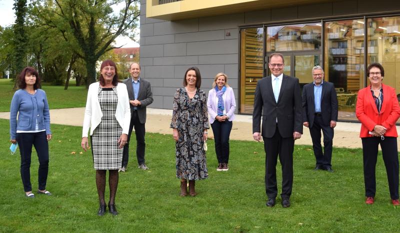 Für frischen Wind sollen künftig Daniela Glandien und Susanne Biendl innerhalb der Arbeit beim Sozialdienst Gilching sorgen. Dies teilte Vorstand Thomas Müller anlässlich der Jahresversammlung im Veranstaltungssaal im Rathaus Gilching den 35 anwesenden Mitgliedern mit.