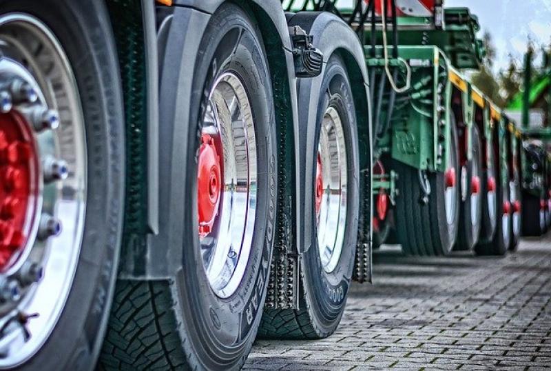 Die Polizeiinspektion Germering war am vergangenen Mittwoch mit sechs Beamten beim bayernweiten Lkw-Kontrolltag im Einsatz und da kristallisierte sich heraus, dass für zukünftige Kontrollen die Gemeinde Gilching ein lohnendes Pflaster für derartige Kontrollen zu sein scheint.